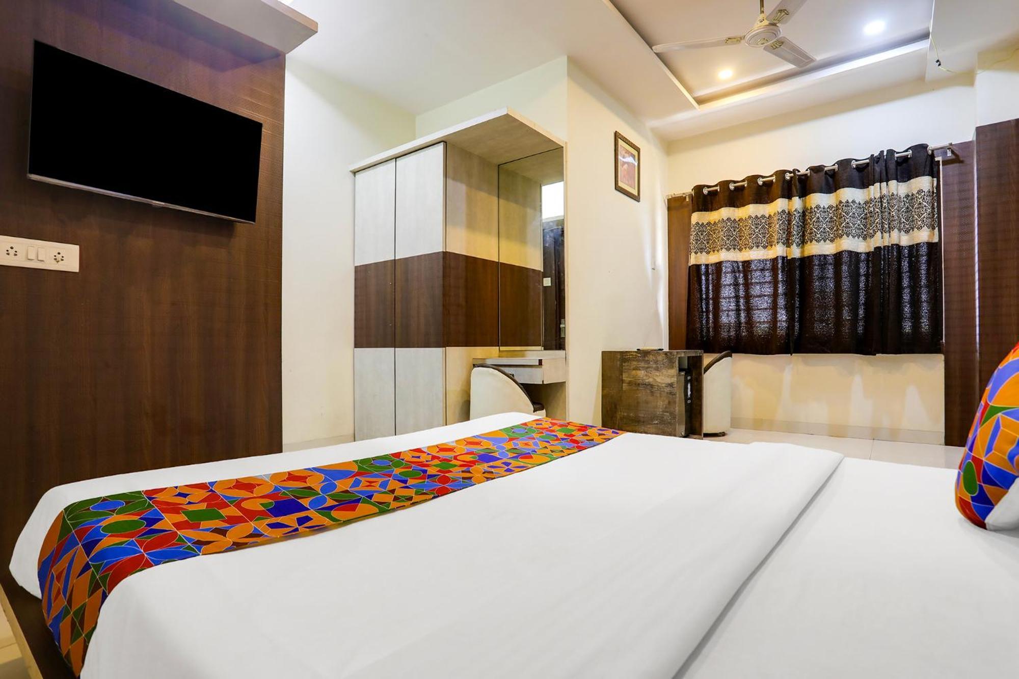 Fabhotel Blue Star Bori  Екстериор снимка
