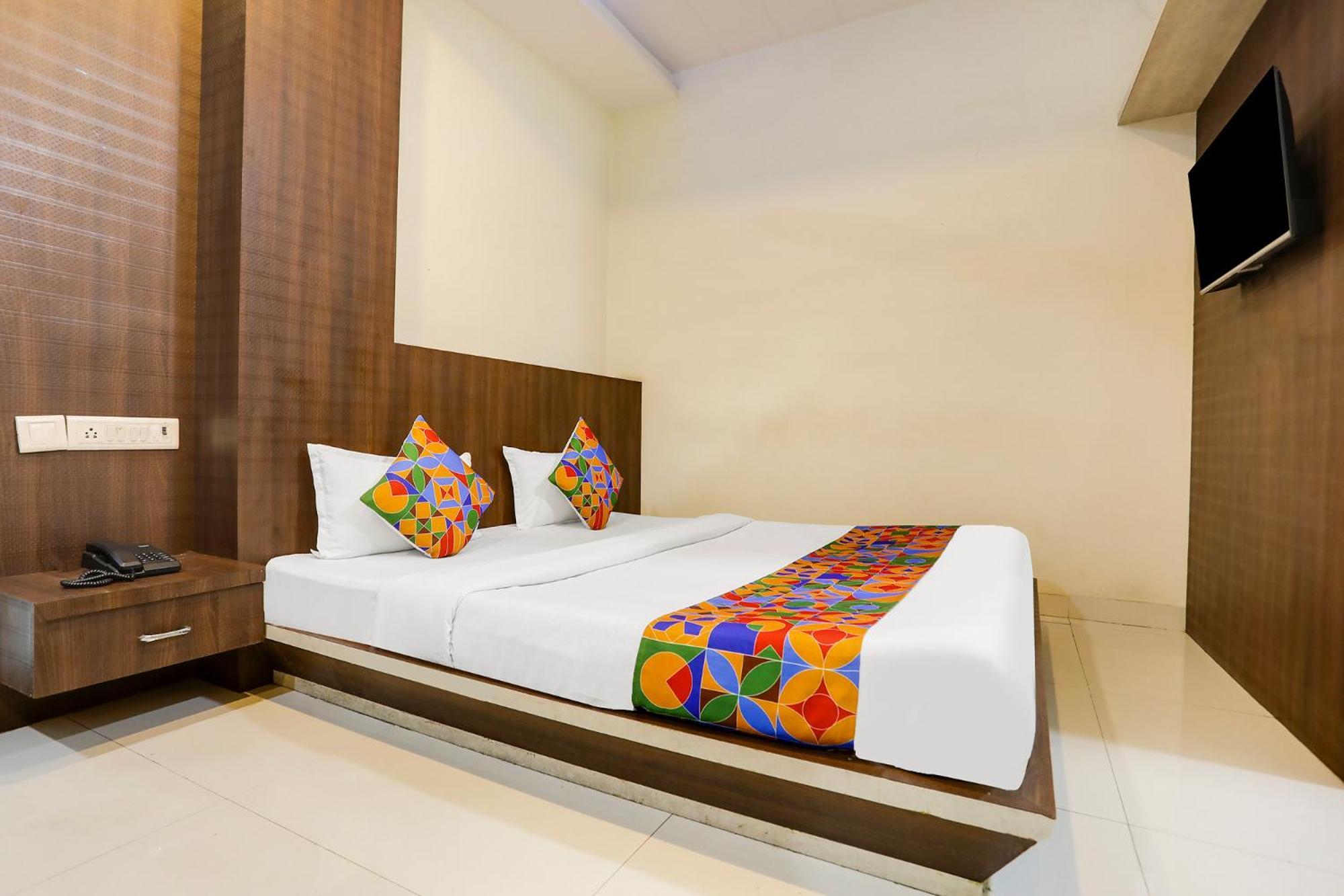 Fabhotel Blue Star Bori  Екстериор снимка